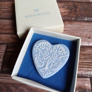 WEDGEWOOD Heart Jasperware Porcelain Blue and White Brooch Pin